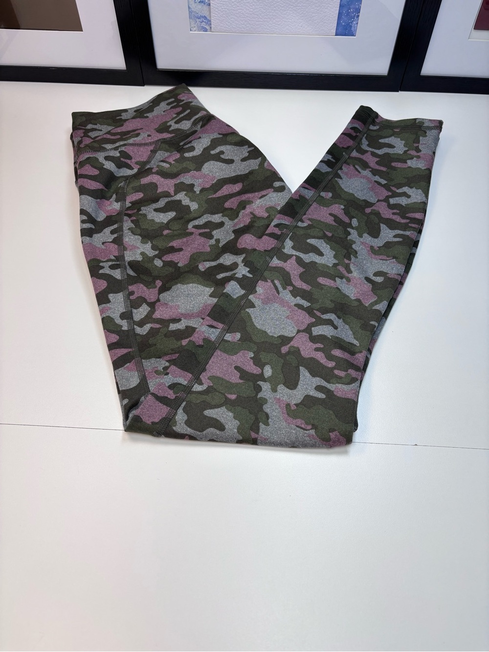 Guru Active Camo Print Leggings in Pink & Green NWOT Size M Athletic Sporty Cozy